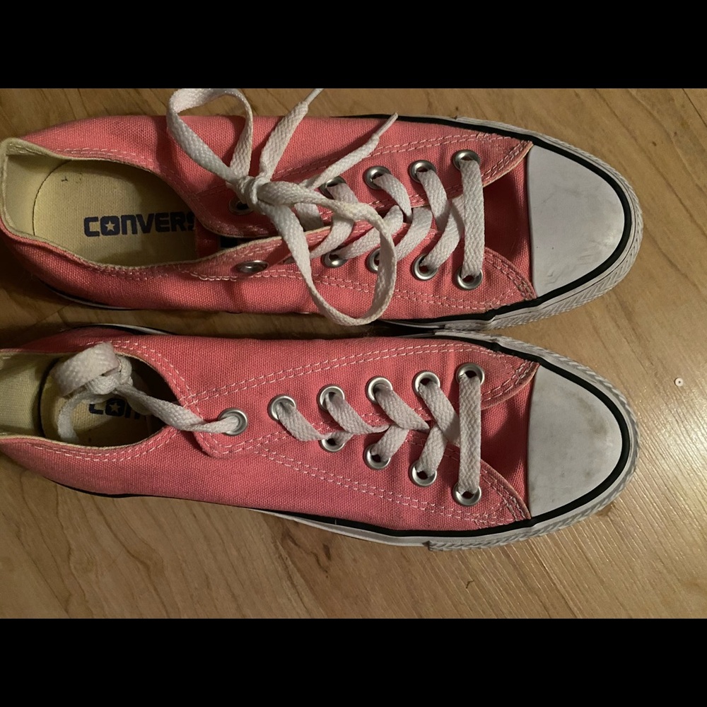 Converse size 7